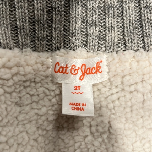 2T Cat & Jack Red/Black Flannel And Heather Grey Full Zip w/ Soft Fleece Inside - Picture 4 of 6